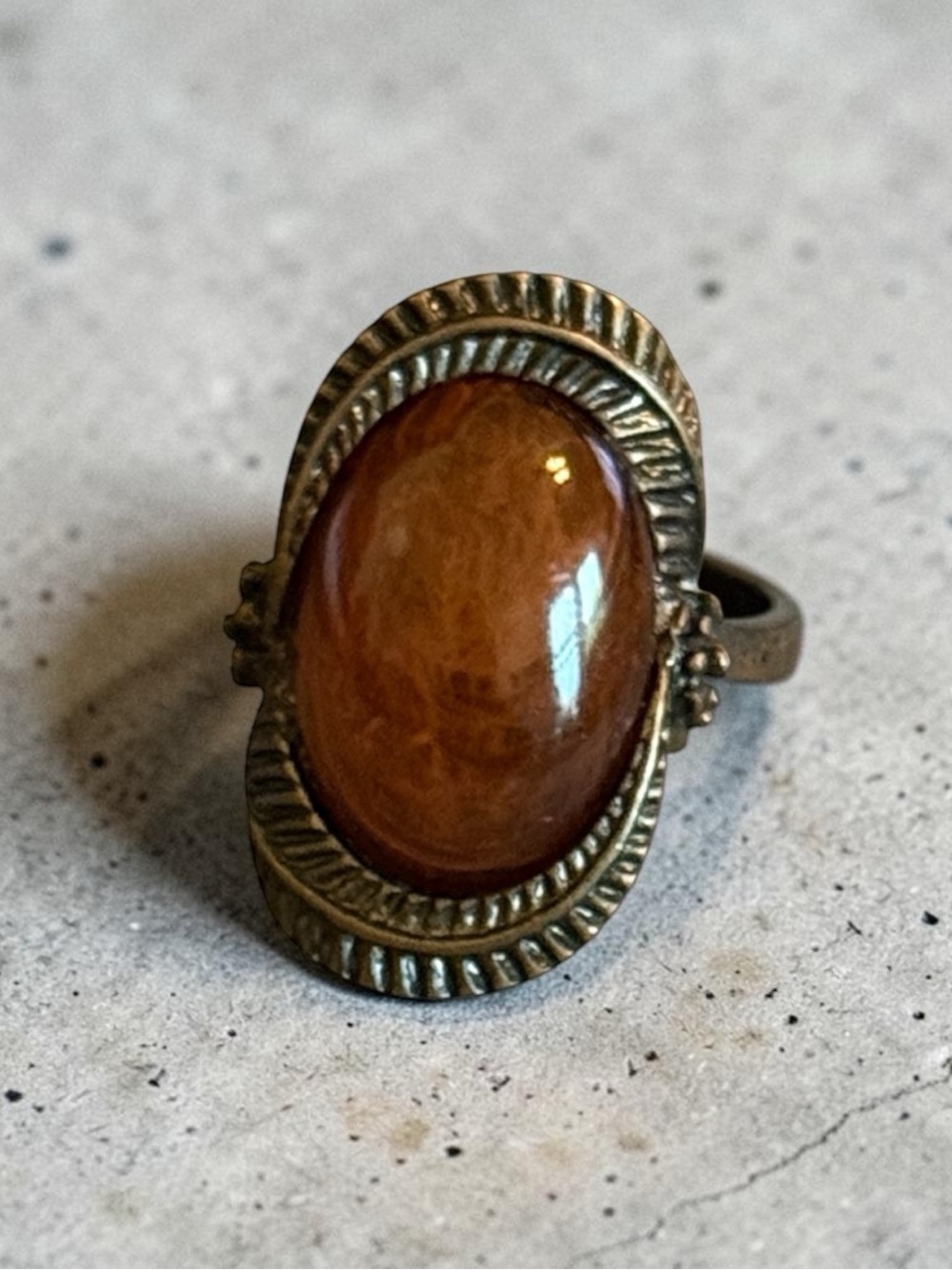 Vintage-Style Brown Stone Oval Ring